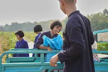 680303 วันบวร เก็บมะเขือ ที่สวนลานกราบ นร.ม.3 ม.ปลาย ชาวชุมชน 55.jpg