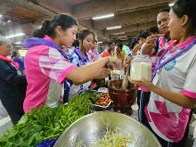 680529 อบรมนักเรียน รร.ขวาวใหญ่วิทยา เรียนรู้การทำอาหารมังสวิรัติ เมนูส้มตำ 12.jpeg