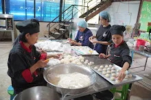 680716 ภาพทำขนมปัง ฐานงานแม่สะอาด Mothers Vegan Bakery 600.JPG