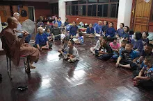680703 เด็กสมุนพระรามนั่งรถไฟไปปฐมอโศก ร่วมงาน ๙๐ ปี ลุงจำลอง 15.jpeg