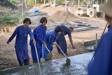 670128 นร.สสธ.ทุกชั้นปี ร่วมกันเทปูนลานสู่สูญ รอบ 2 130.jpeg