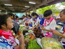 680529 อบรมนักเรียน รร.ขวาวใหญ่วิทยา เรียนรู้การทำอาหารมังสวิรัติ เมนูส้มตำ 26.jpeg