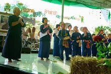 671230 สมุนพระรามแสดงร้องเพลง พิธีเปิดงานเพื่อฟ้าดิน คนมาดูงาน ทำ5ส ทำสวนบ่าย 133.jpg
