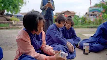 680308 สมุนพระราม ทดสอบ pH ของดินด้วยน้ำสะกัดดอกอัญชัน 25.jpg
