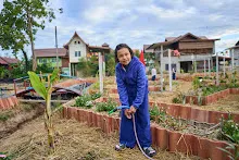 671216 สมุนพระราม ห่มดินสวนน่ารักด้วยฟางข้าว วัดระดับน้ำคลองไส้ไก่ 4.jpg