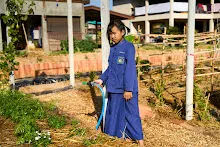 671230 สมุนพระรามแสดงร้องเพลง พิธีเปิดงานเพื่อฟ้าดิน คนมาดูงาน ทำ5ส ทำสวนบ่าย 364.jpg