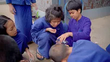680308 สมุนพระราม ทดสอบ pH ของดินด้วยน้ำสะกัดดอกอัญชัน 37.jpg