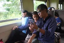 680703 เด็กสมุนพระรามนั่งรถไฟไปปฐมอโศก ร่วมงาน ๙๐ ปี ลุงจำลอง 163.jpeg