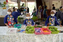 671124 สมุนพระราม ทำสลัดโรลแจก ที่โรงครัวกลาง 88.jpg