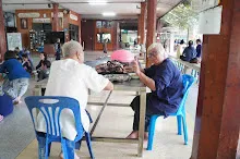 680703 เด็กสมุนพระรามนั่งรถไฟไปปฐมอโศก ร่วมงาน ๙๐ ปี ลุงจำลอง 22.jpeg
