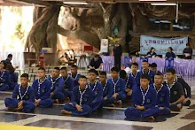 680519 พิธีรับชุดนักเรียนสัมมาสิกขาราชธานีอโศก ม.1 ม.4  27.JPG
