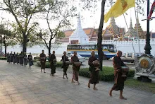 พท+สมณะบิณฑ์ที่งานชุมนุม (14).JPG